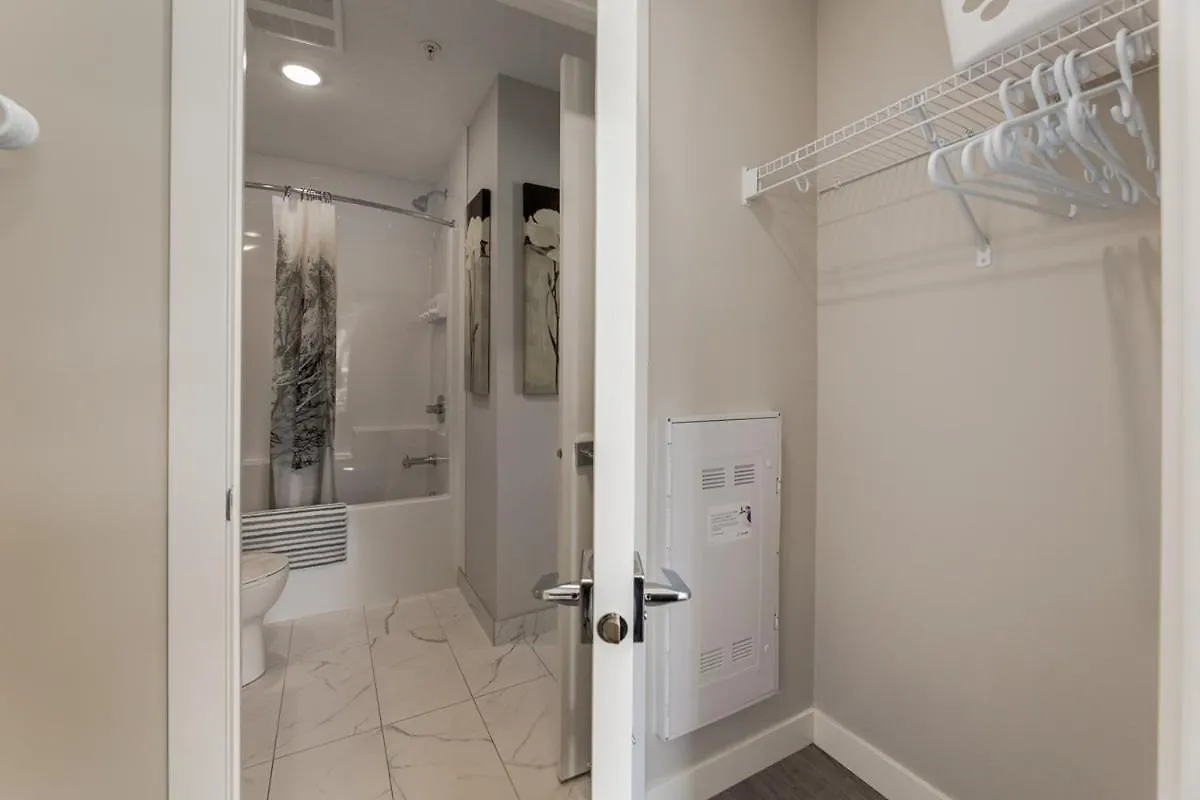 Apartment Free Parking, Close To Downtown, Pet Friendly Calgary