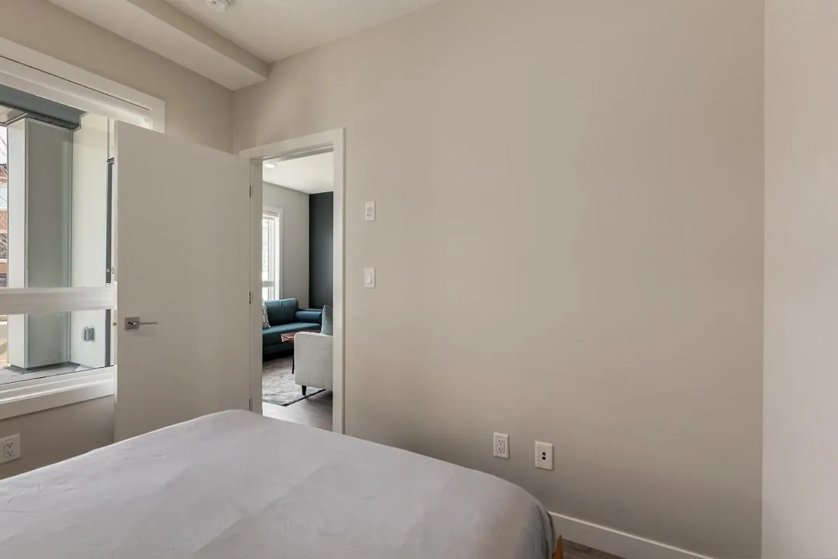 Apartment Free Parking, Close To Downtown, Pet Friendly Calgary Canada