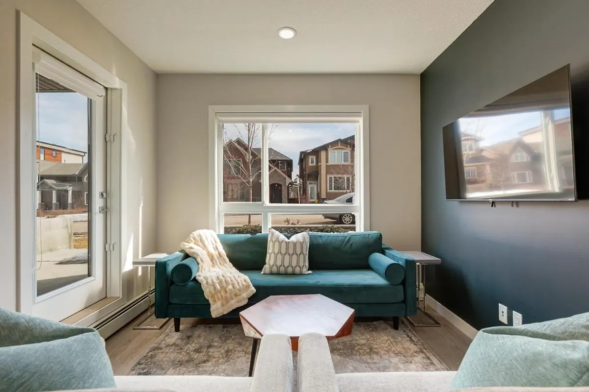 Free Parking, Close To Downtown, Pet Friendly Calgary Canada