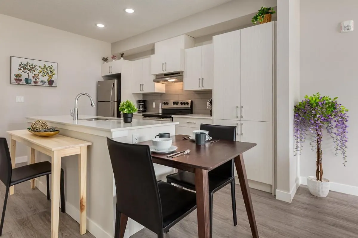 Free Parking, Close To Downtown, Pet Friendly Calgary